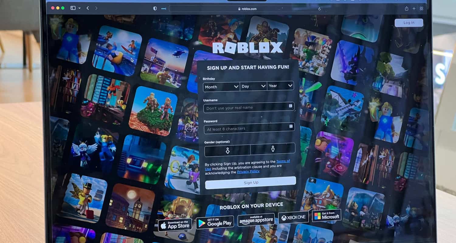how to wear more than one hair on roblox