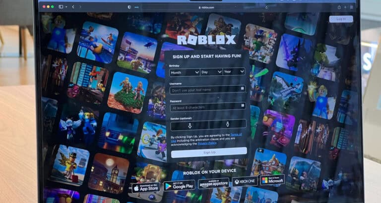 how to play roblox on tv